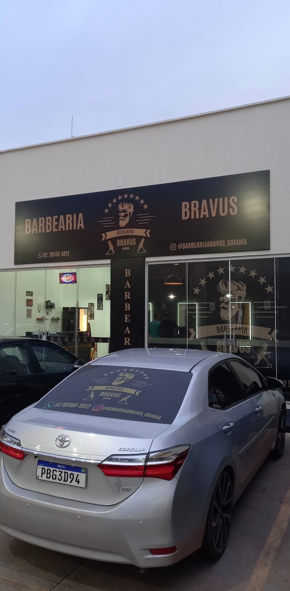 Fachada da Bravus Barbearia
